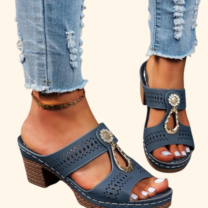 COMFORTABLE ORTHOPEDIC SANDALS